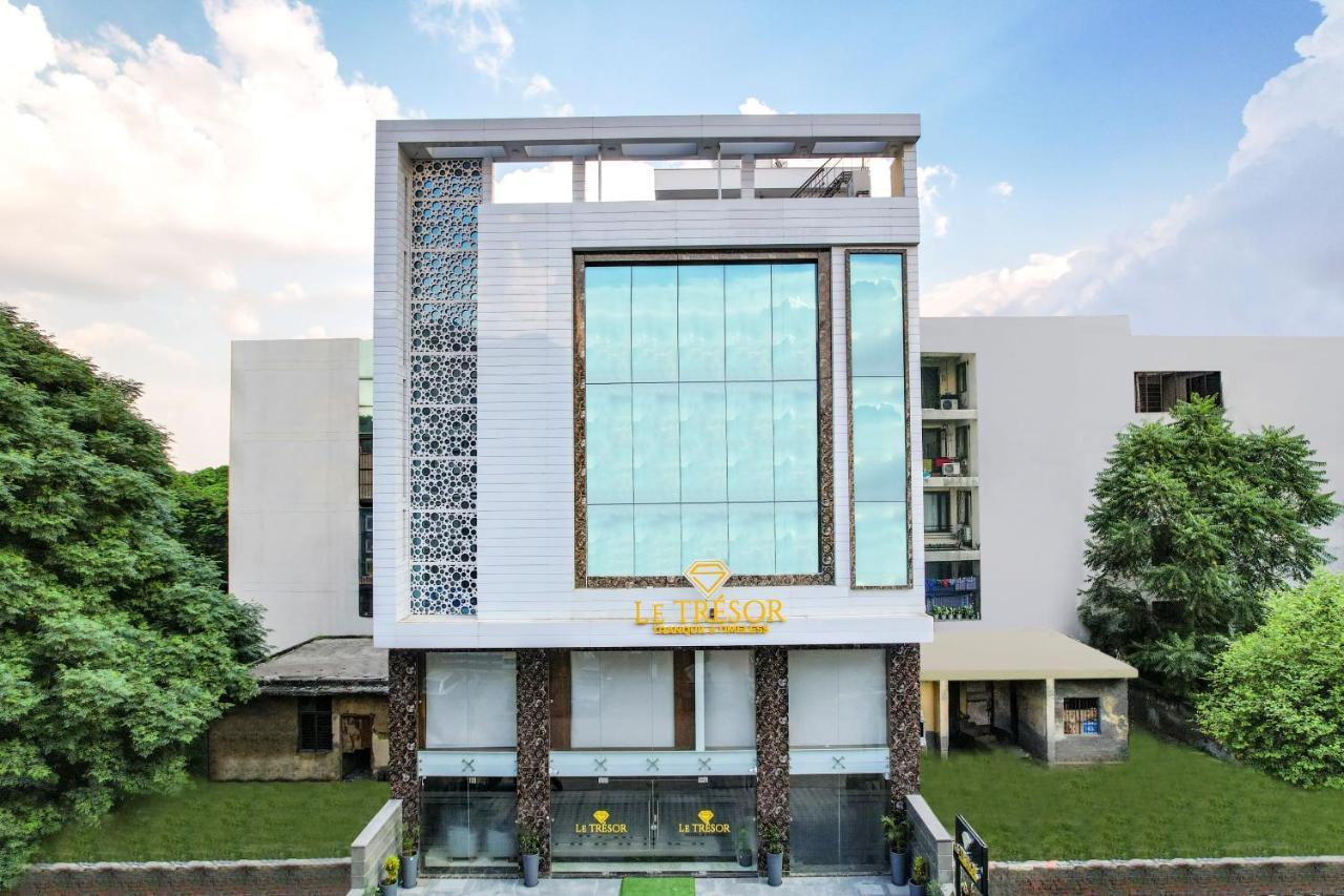 Hotel Le Tresor Nuova Delhi Esterno foto