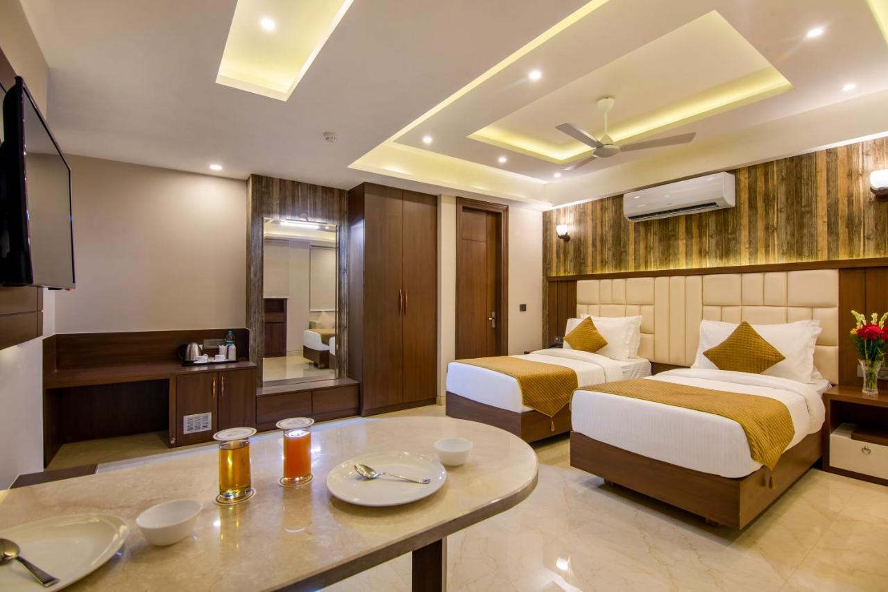Hotel Le Tresor Nuova Delhi Esterno foto