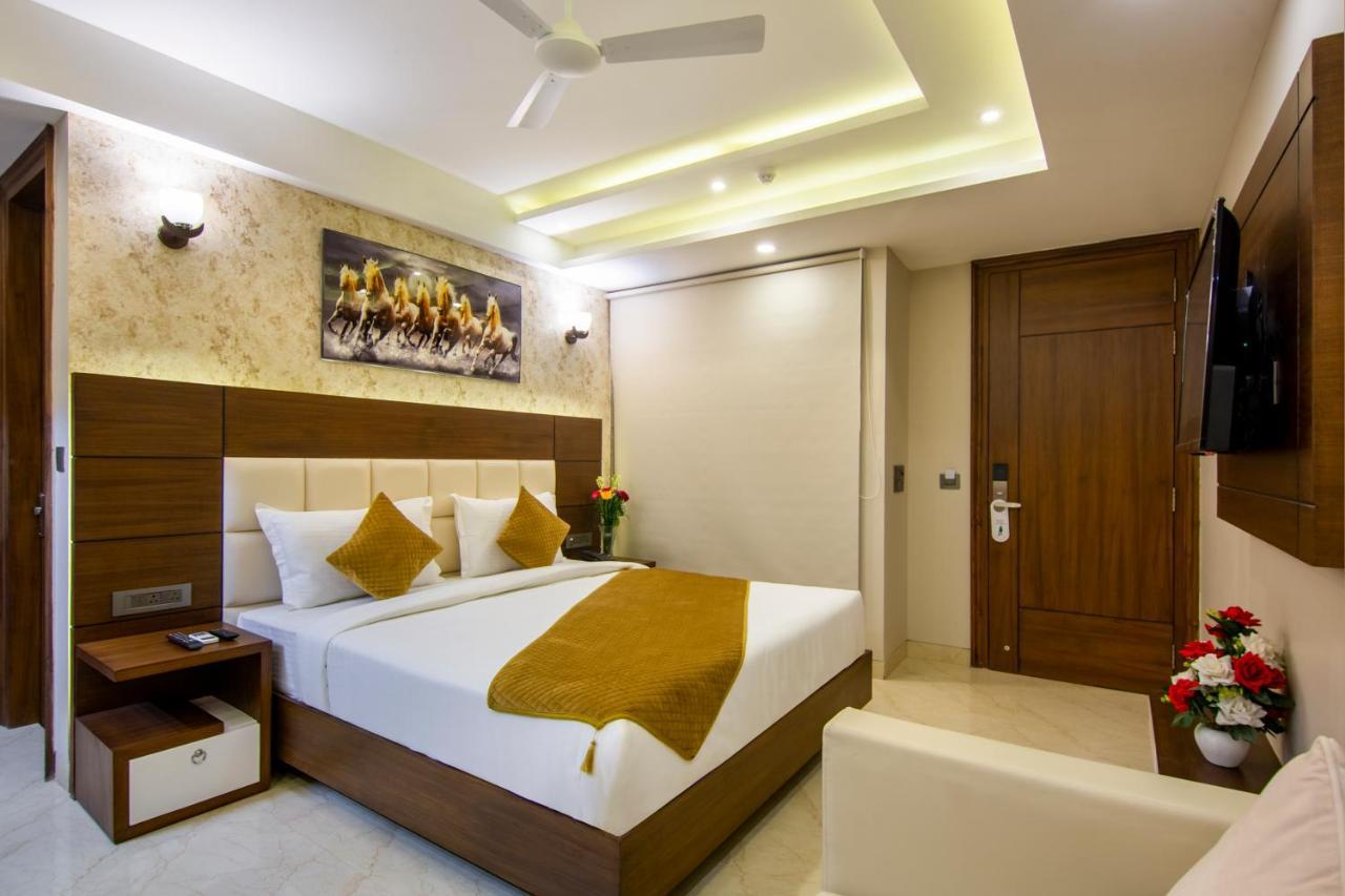 Hotel Le Tresor Nuova Delhi Esterno foto