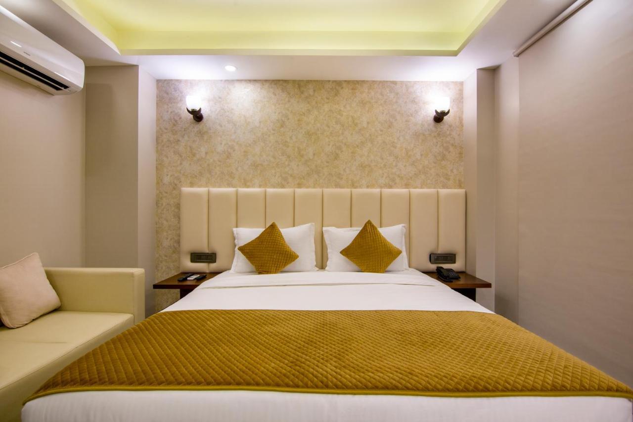 Hotel Le Tresor Nuova Delhi Esterno foto